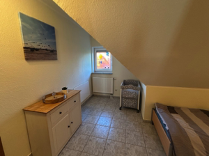 16_Zi 1.OG mit Arbeitsplatz-2_Groß (IMG_1155)